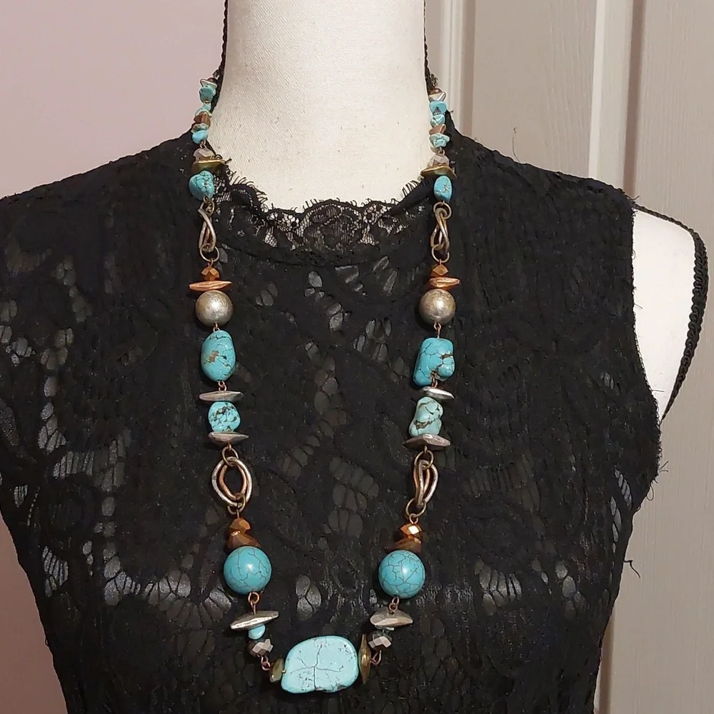 Laura Ashley Tustic Boho Southwestern Dyed Howlite Turquoise Bead Necklace - Picture 1 of 6